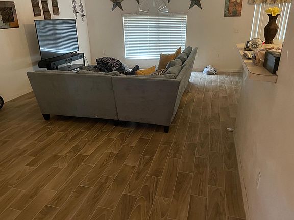 3rd image of 18 Cherry Ln