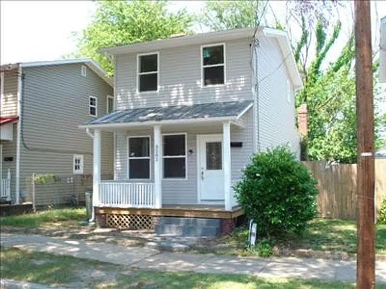 3202 Q St — Photo 1
