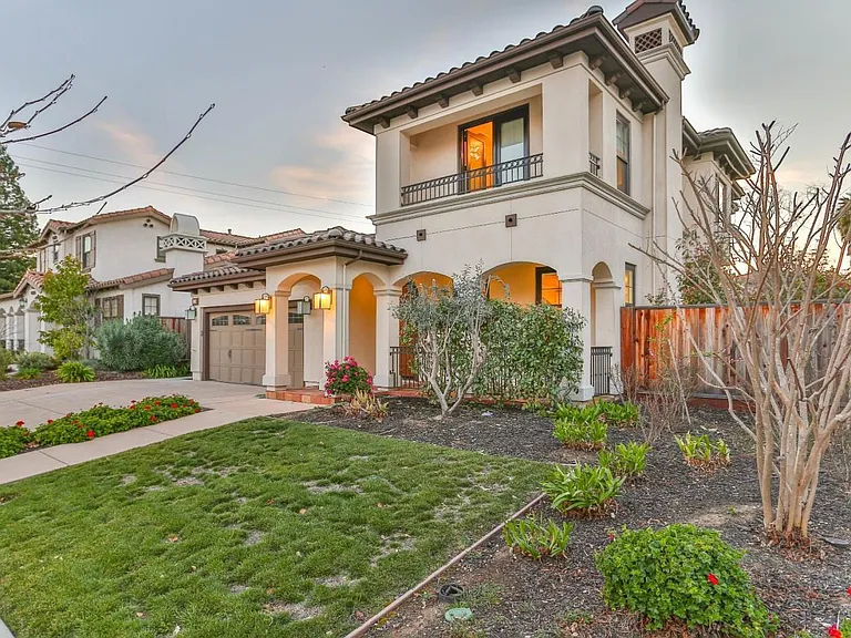 11858 Charsan Ln — Photo 2
