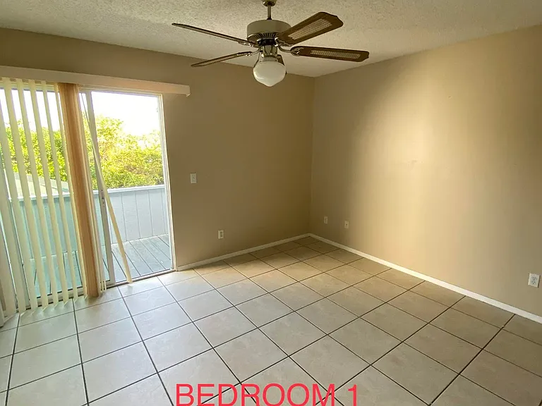 Majors Ln — Photo 4