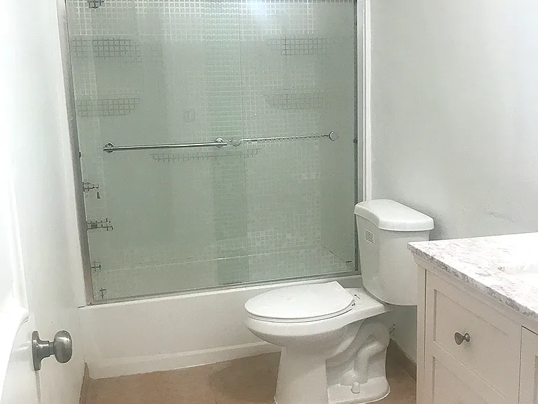 6925 Baird Ave #5 — Photo 11