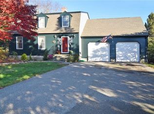 23 Hilltop Dr, Portsmouth, RI 02871