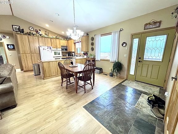 4th image of 15843 Hunt Mountain Ln