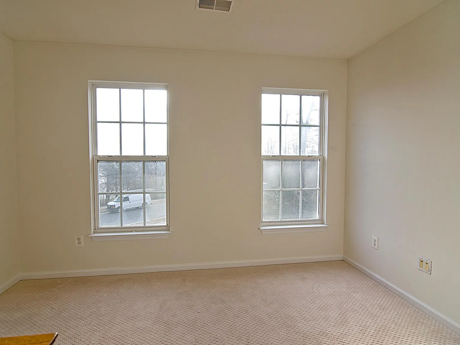3 bed, 2.5 bath, 2200 sqft, $3,195 — Photo 4