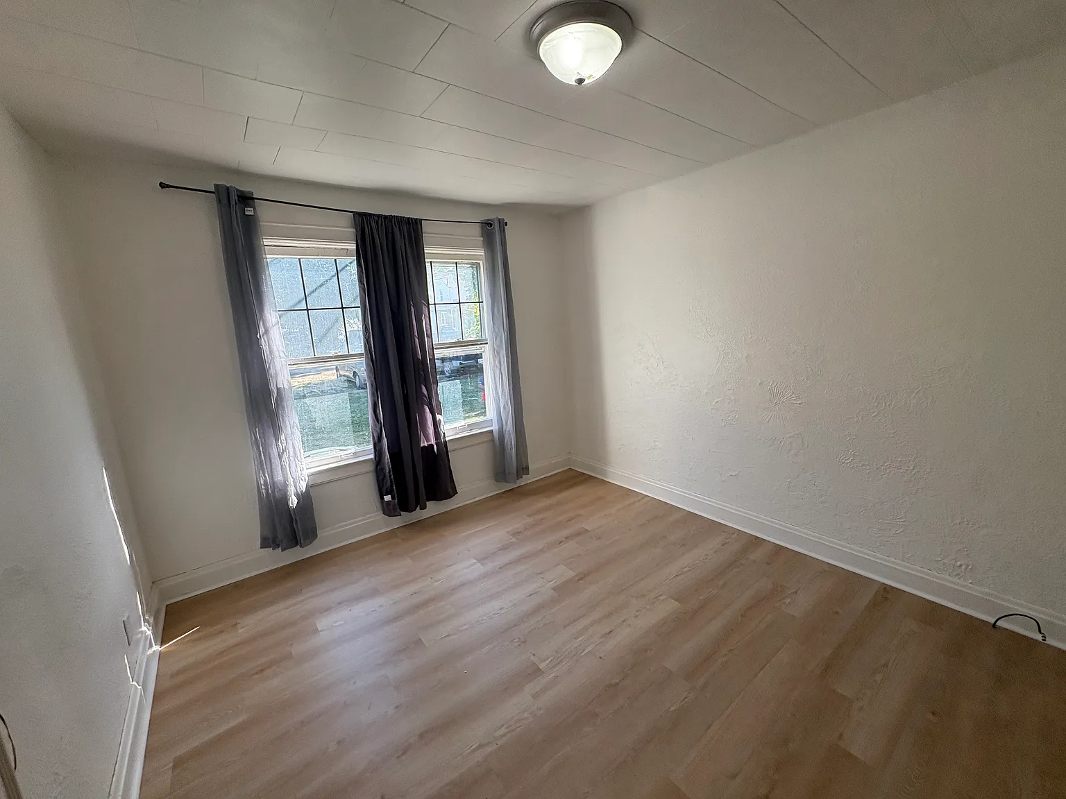1451 E Columbus St — Photo 4