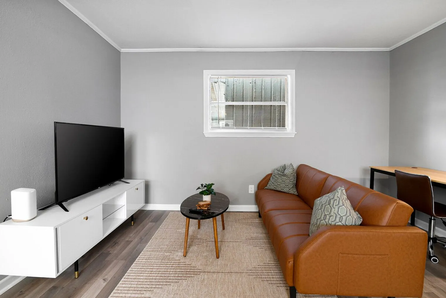1 bed, 1.0 bath, $2,460 — Photo 2