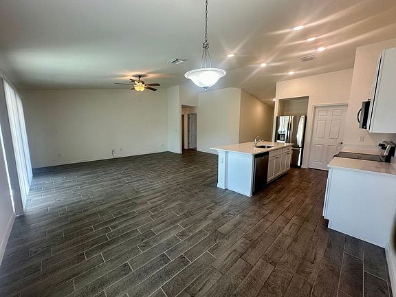 4th image of 636 NE 2nd Pl