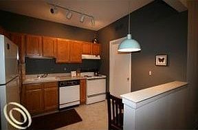 3rd image of 29325 Laurel Dr #1