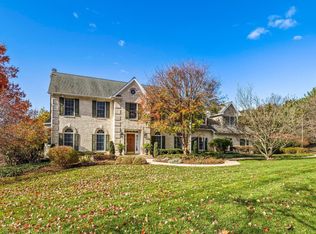 2 Hillsyde Ct, Cockeysville, MD 21030