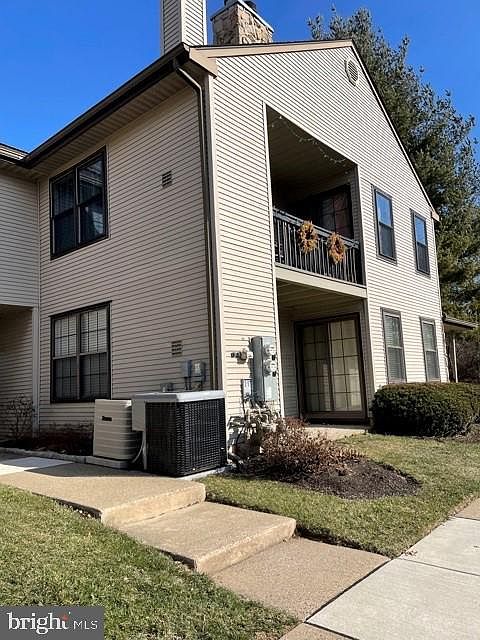 1st image of 303 Sassafras Ct