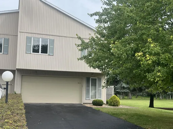 64 River Run Dr #J, Fremont, OH 43420