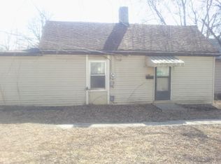 2523 S 15th St, Saint Joseph, MO 64503