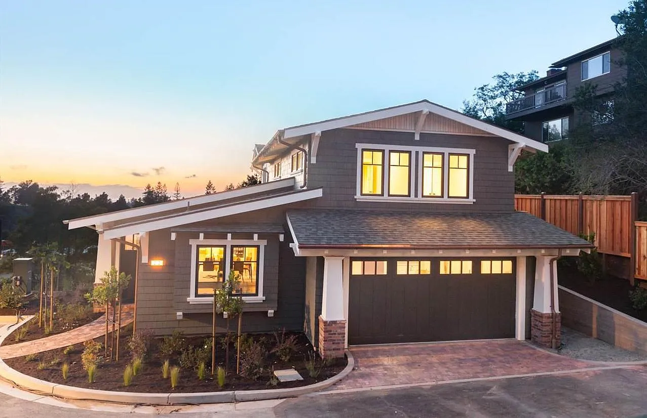 22 Emery Ln — Photo 1