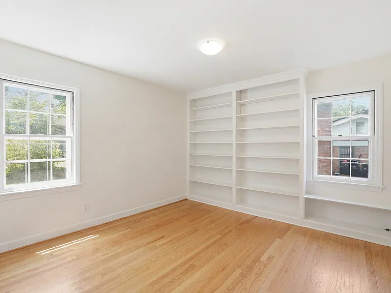 7322 Edmonston Rd — Photo 23