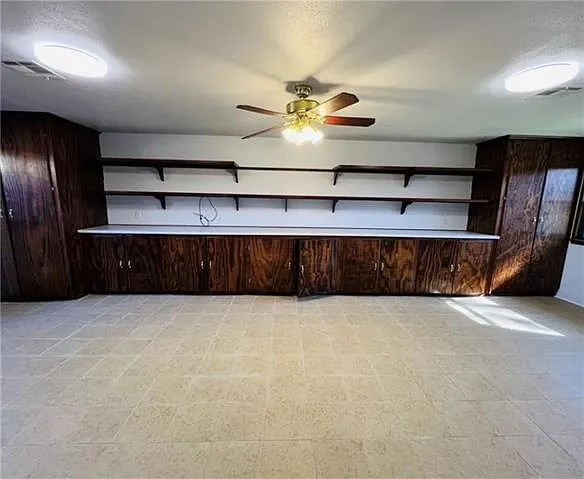 1308 Cambridge Dr — Photo 5
