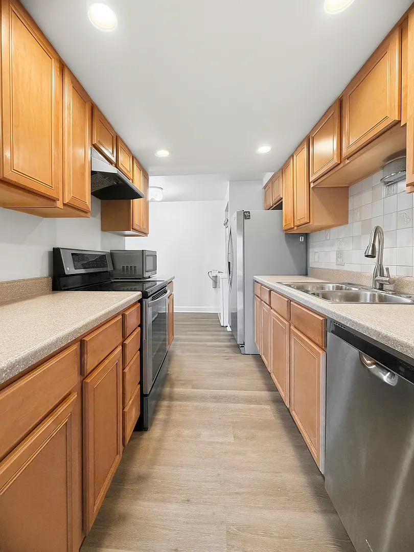 2 bed, 1060 sqft, $2,000 — Photo 4