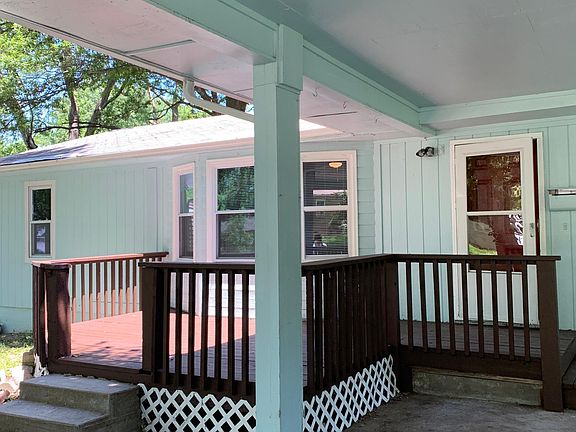 3rd image of 10811 Cambridge Ave