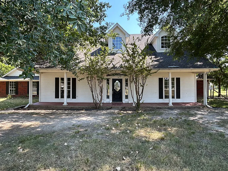 2661 FM 35 — Photo 1