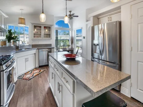 7241 San Luis St, Carlsbad, CA 92011