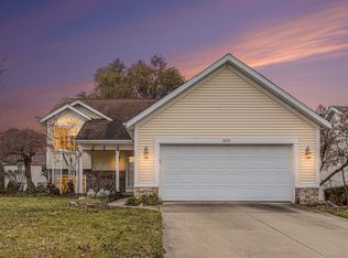 3054 Stonewood St NW, Grand Rapids, MI 49504