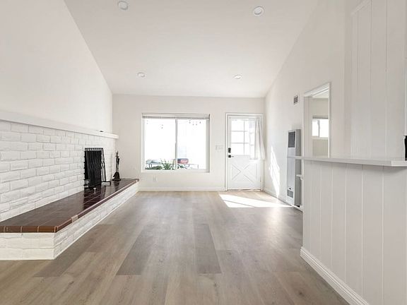 5th image of 110 Chiquita APT A