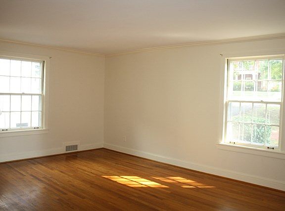 4th image of 401 E Church St