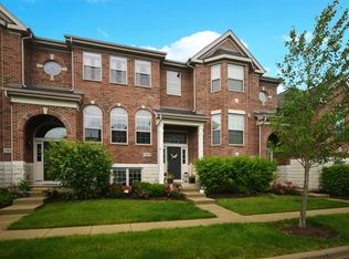 27W759 N Meadowview Dr, Winfield, IL 60190