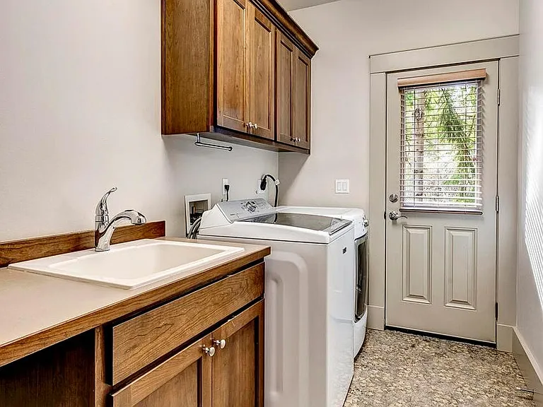16637 NE 40th Ct — Photo 8