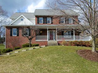 7061 Bennington Woods Dr, Pittsburgh, PA 15237