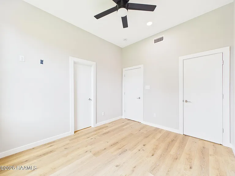 1120 S Washington St #101&201 — Photo 28