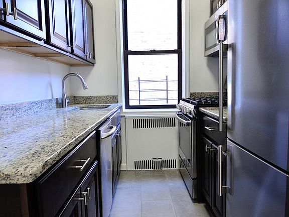 4th image of 8836 Elmhurst Ave #5/K
