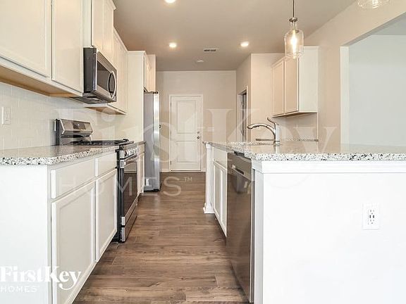 5th image of 302 Ashborne Ln
