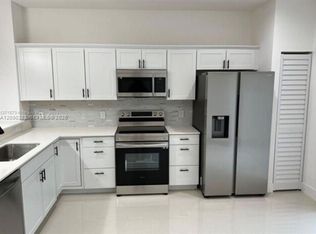 216 NW 9th St #216, Hallandale, FL 33009