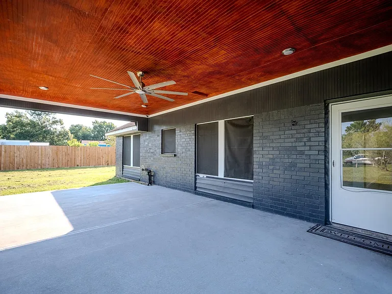 1102 Crosby Dayton Rd — Photo 6