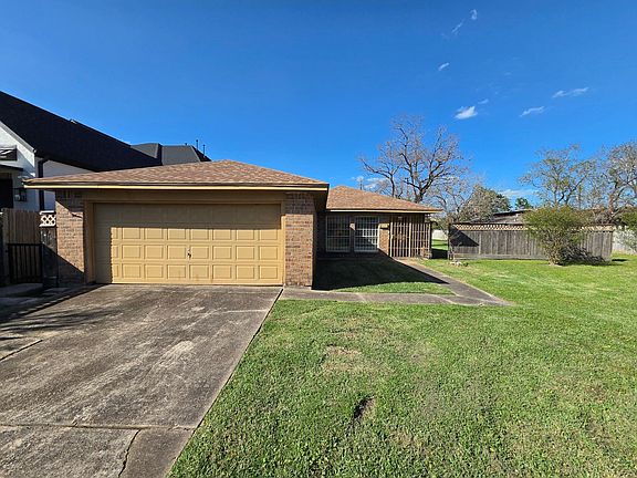 3rd image of 8922 Carousel Ln