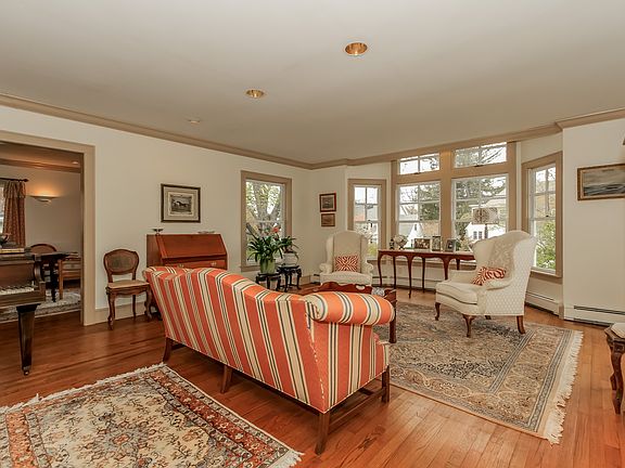 4th image of 25 Earlwoode Dr