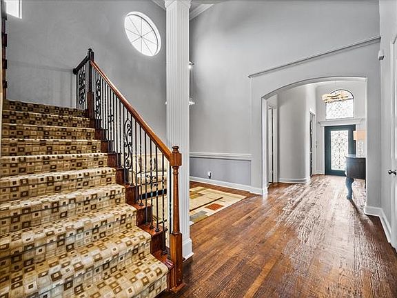 4th image of 2505 Woodpark Dr