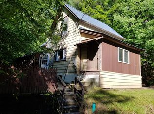 27 Catherine St, Saranac Lake, NY 12983