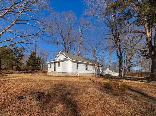 812 W Main St, Franklinville, NC 27248