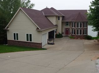 1204 Murray Point, Plattsmouth, NE 68048