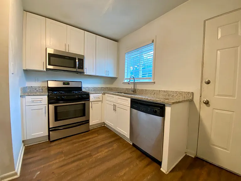 Oak Pointe Apartments — Photo 11