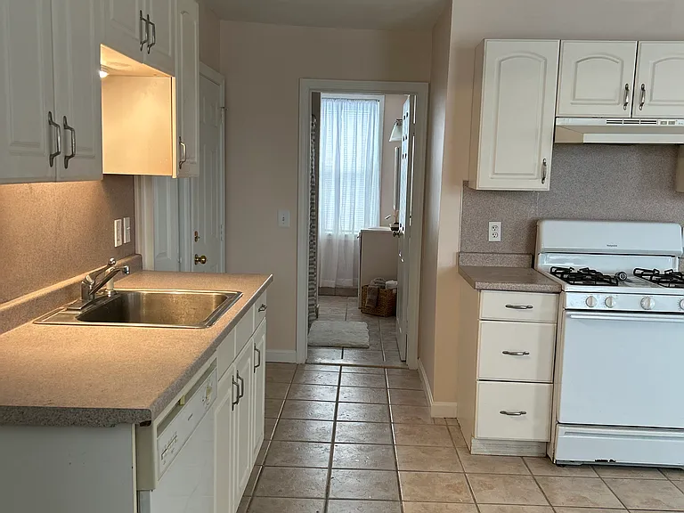 41 Spruce St #3 — Photo 9
