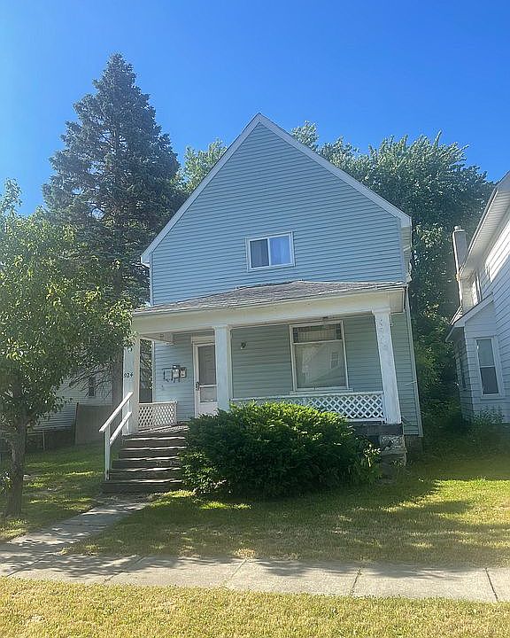 1st image of 924 Pine St