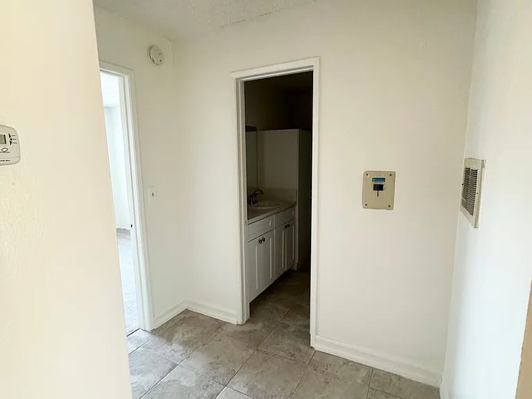 23015 Madison St — Photo 6