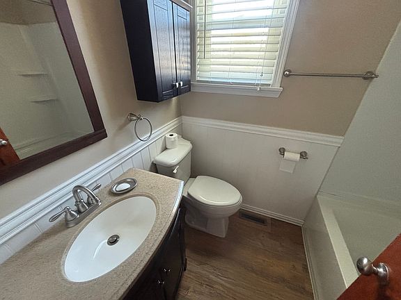 5th image of 1205 Headley Ct #3