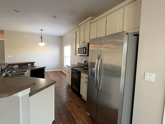 5th image of 6001 Forest Ridge Ln