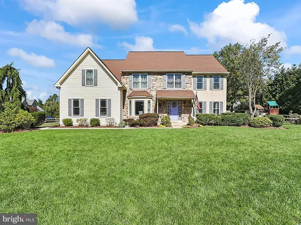 4271 Shedden Cir, Doylestown, PA 18902