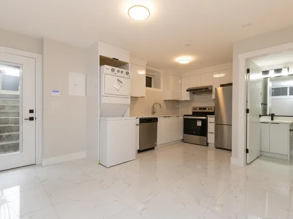 3668 Yale St, Vancouver, BC V5K 1B8