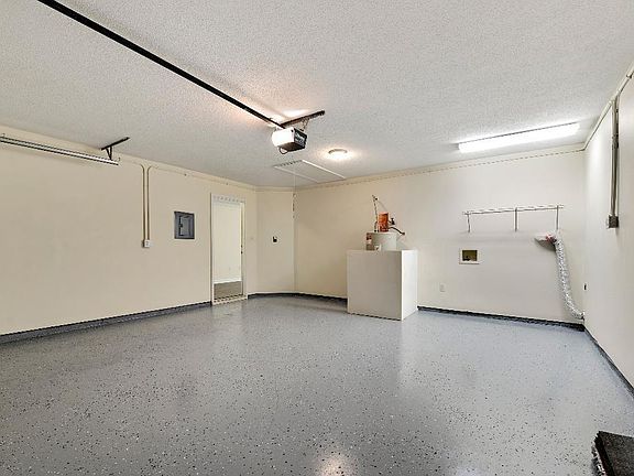 4th image of 14040 Dunbarton Dr