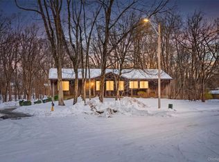 6 Pelham Court, Nanuet, NY 10954